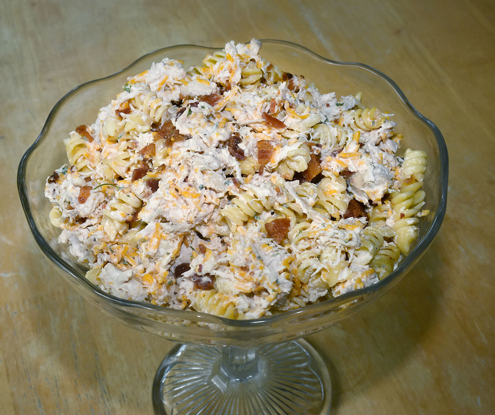 Chicken, pasta, bacon salad